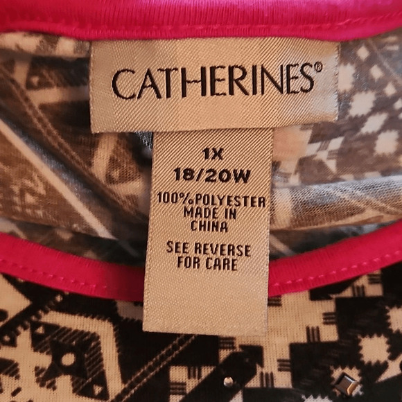 Catherines Black and White Geometric Print Sequin Top w/Pink Trim 1X (3097) - Picture 4 of 5